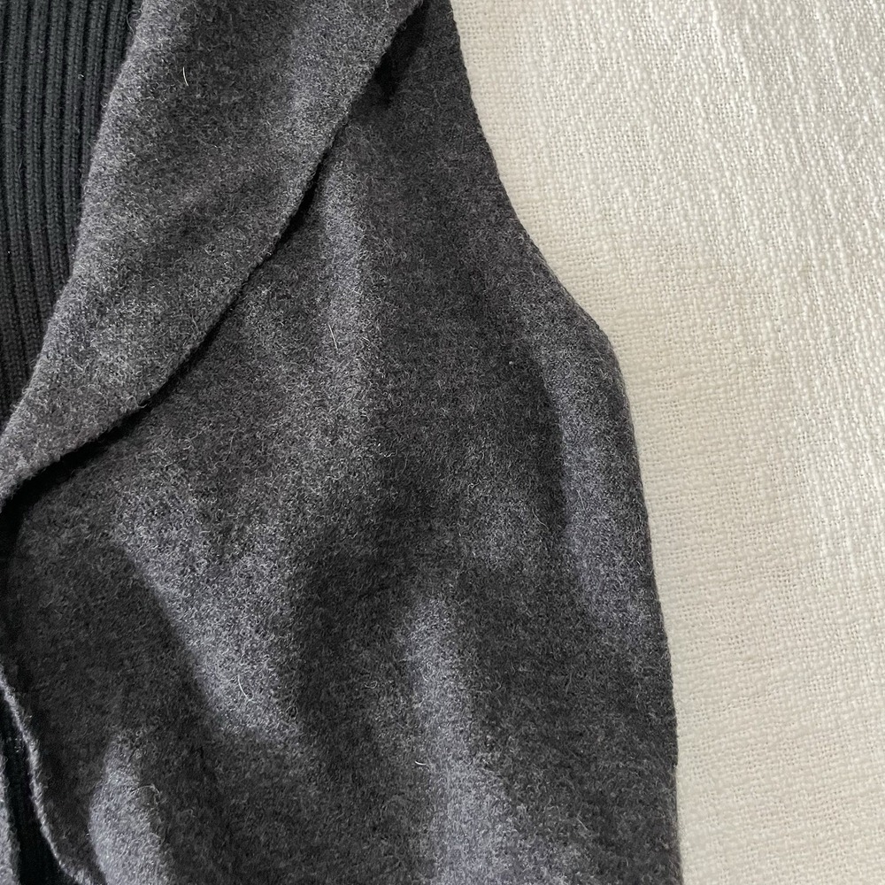 Tahari Sweater Vest Womens Large Charcoal Gray Wool Cardigan Academia Heritage - Picture 4 of 9